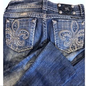 Miss Me Skinny size 27 inseam 32"